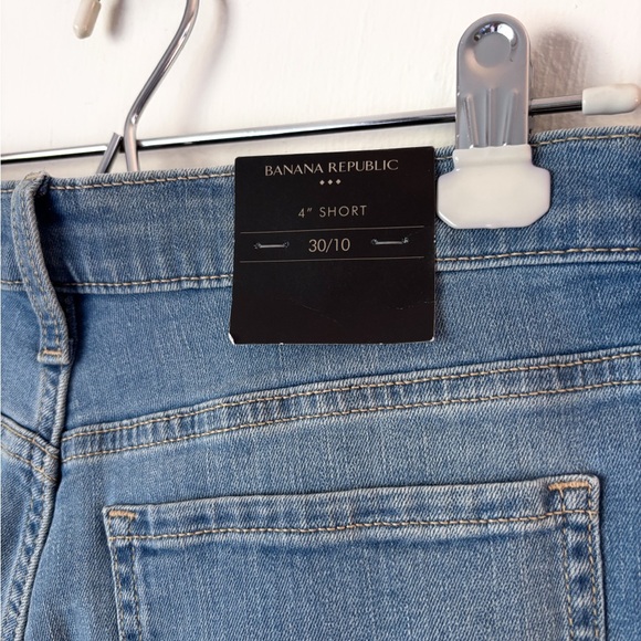 NWT Banana Republic Jean Shorts Size 10 - Picture 4 of 4